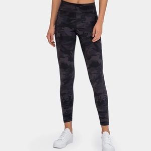 Womens camo leggings